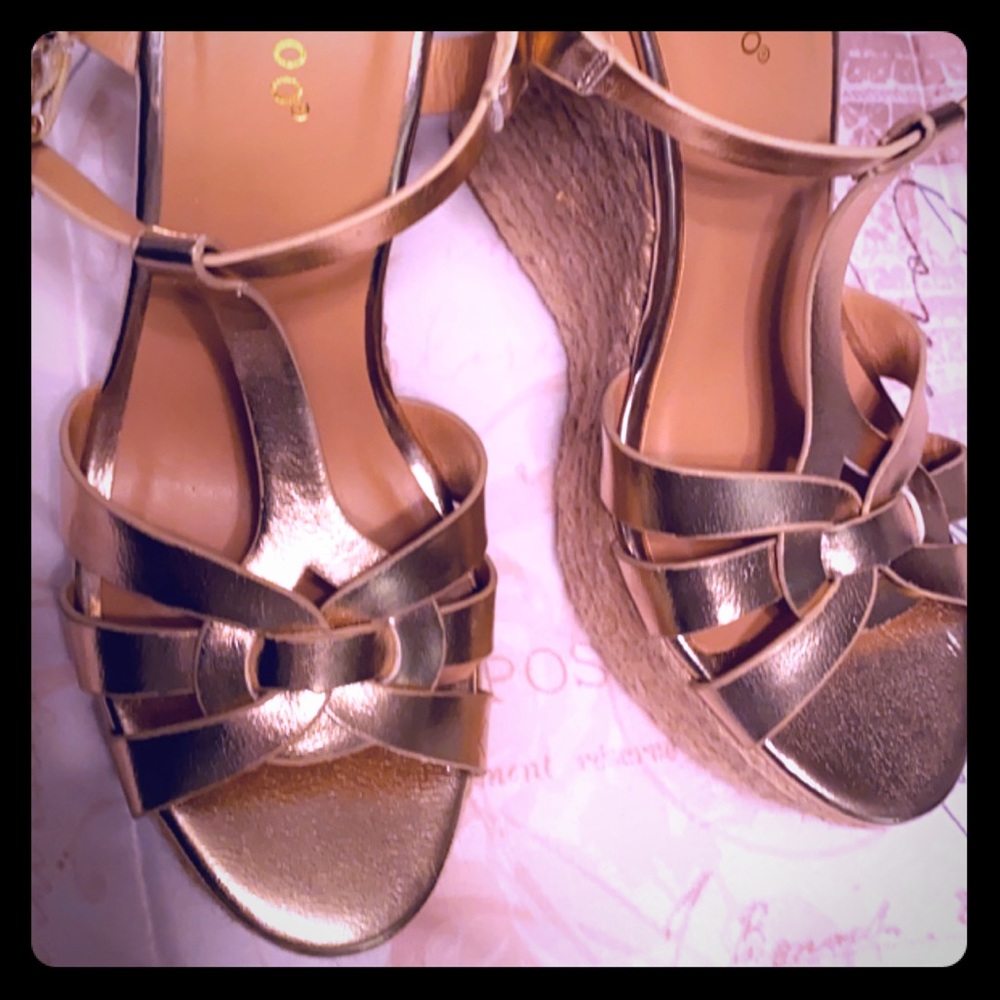 Block high heel shoes